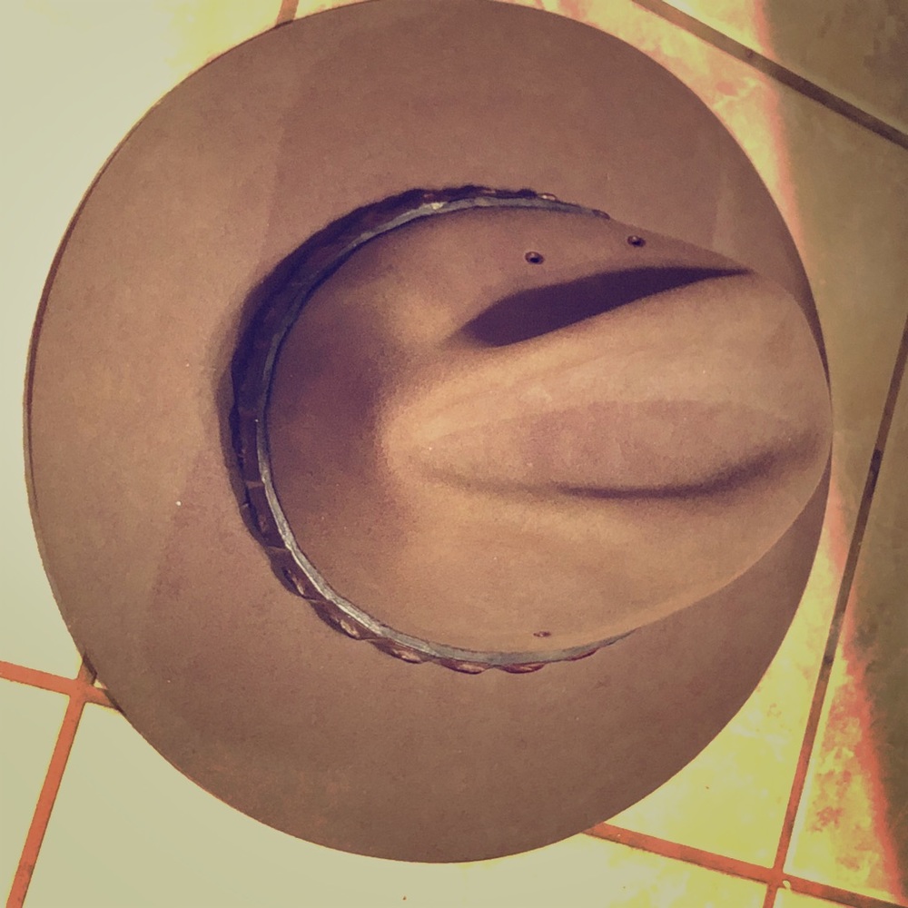 Akurra felt hat with crocodile band
